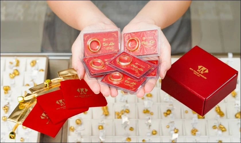 Mua vàng xin lộc vía Thần Tài 2026
