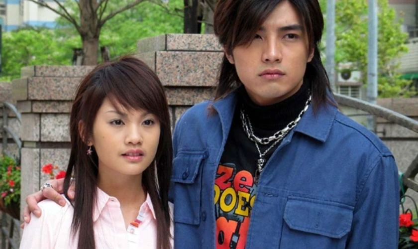 &Aacute;c Ma B&ecirc;n Cạnh Em