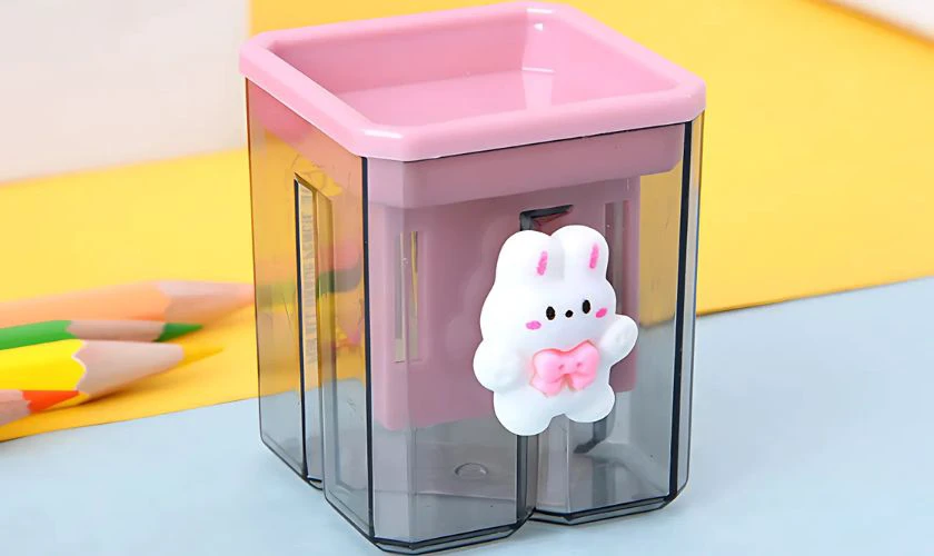 Gọt b&uacute;t ch&igrave; gi&uacute;p b&eacute; giữ cho ng&ograve;i viết lu&ocirc;n sắc n&eacute;t, hỗ trợ việc viết v&agrave; vẽ ch&iacute;nh x&aacute;c