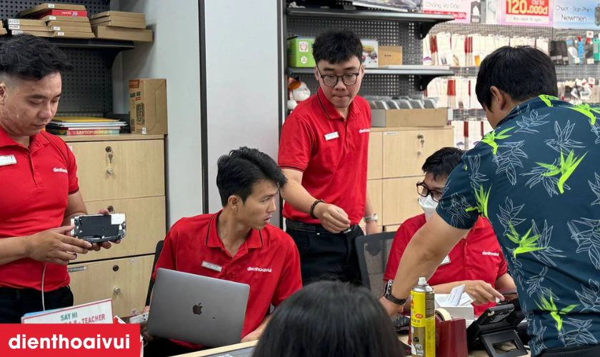 Quy tr&igrave;nh thay ổ cứng MacBook Pro 2015 tại Điện Thoại Vui