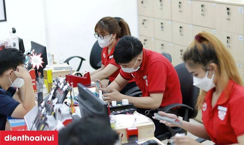 Đối chiếu giá thay màn hình iPhone trên thị trường