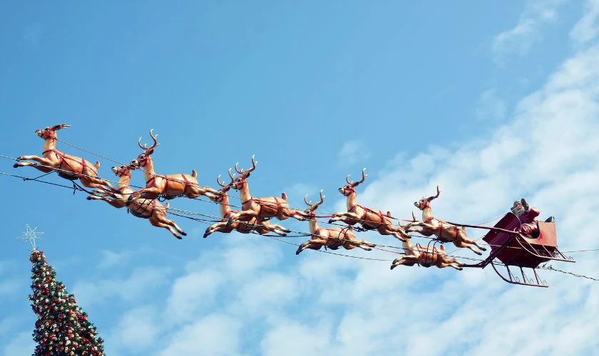 &Ocirc;ng gi&agrave; Noel cưỡi tuần lộc
