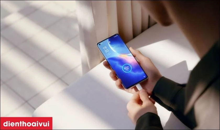 Hồi năng lượng nhanh ch&oacute;ng với vi&ecirc;n pin khủng