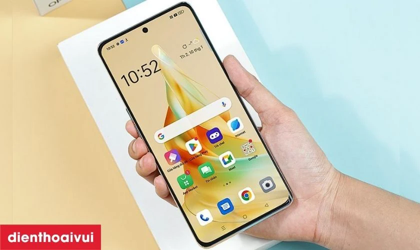 K&iacute;ch thước m&agrave;n h&igrave;nh l&agrave; 6.7 inch kh&aacute; lớn, đi k&egrave;m tấm nền AMOLED v&agrave; độ ph&acirc;n giải Full HD+