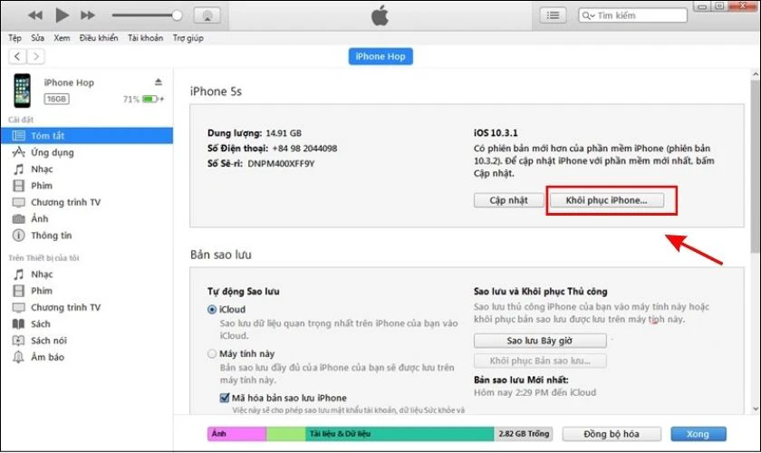 Nhấn v&agrave;o Kh&ocirc;i phục iPhone để đặt lại thiết bị