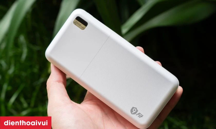 Đa dạng cổng sạc v&agrave; t&iacute;nh năng sạc nhanh