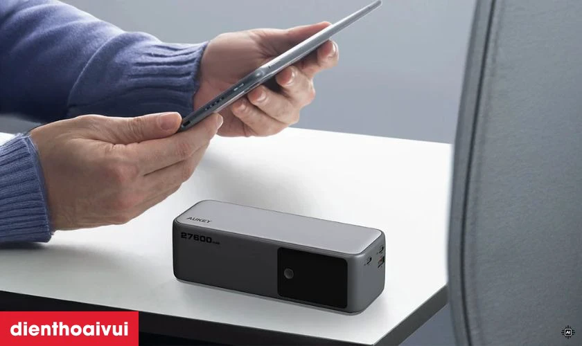 Pin dự phòng Aukey PB-Y63 Spark Mega 27600mAh 140W