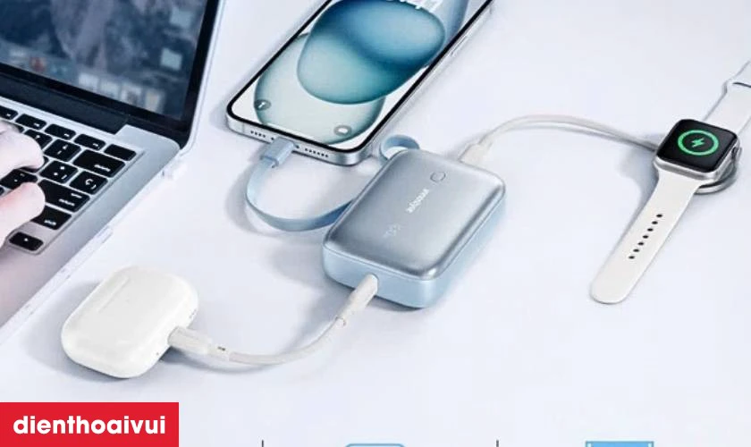 Hỗ trợ sạc nhiều thiết bị cùng lúc với 3 cổng sạc