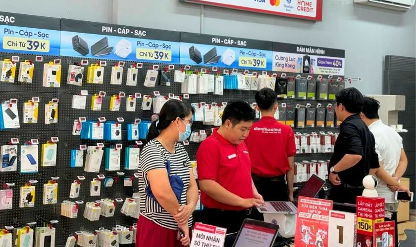 N&ecirc;n mua pin dự ph&ograve;ng URGREEN 90597A sạc nhanh hai chiều tại đ&acirc;u?