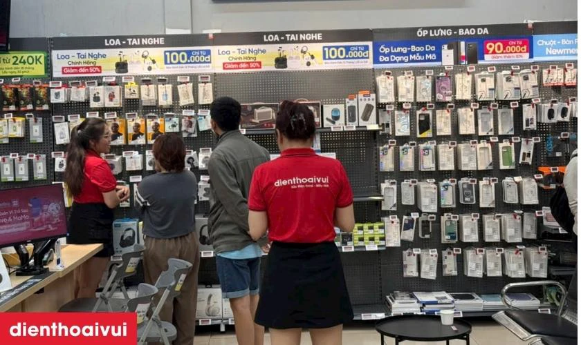 N&ecirc;n mua pin sạc dự ph&ograve;ng Golf 10.000mAh G80-C tại đ&acirc;u?