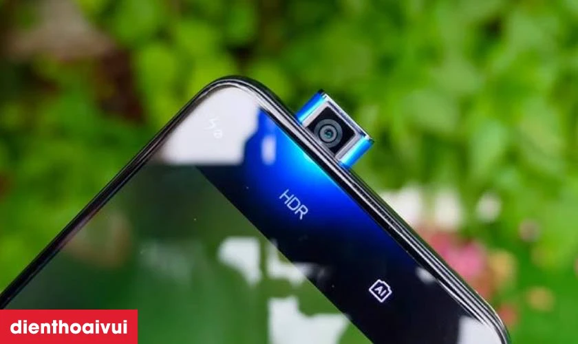 Camera trước pop-up 20MP độc đáo