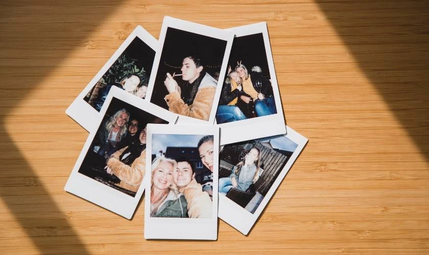 Đặc điểm của ảnh Polaroid l&agrave; g&igrave;?