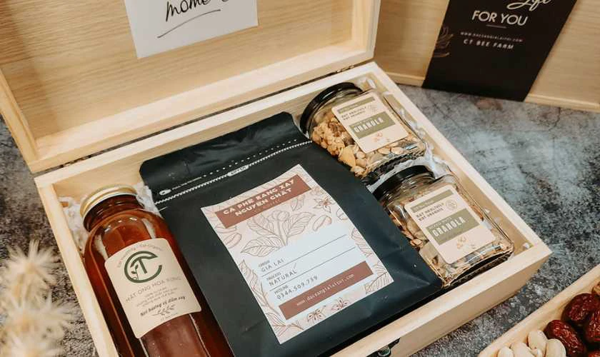 Set trà thảo mộc hoặc cà phê đặc sản