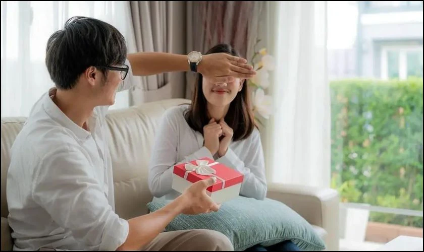 Tiêu chí chọn quà 8/3 cho người yêu 2025