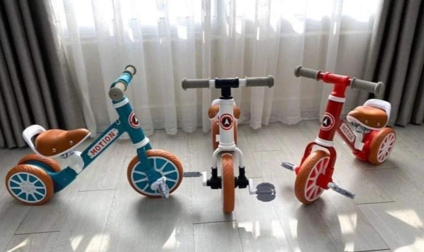 Mua xe ch&ograve;i ch&acirc;n cho b&eacute; 2 đến 3 tuổi