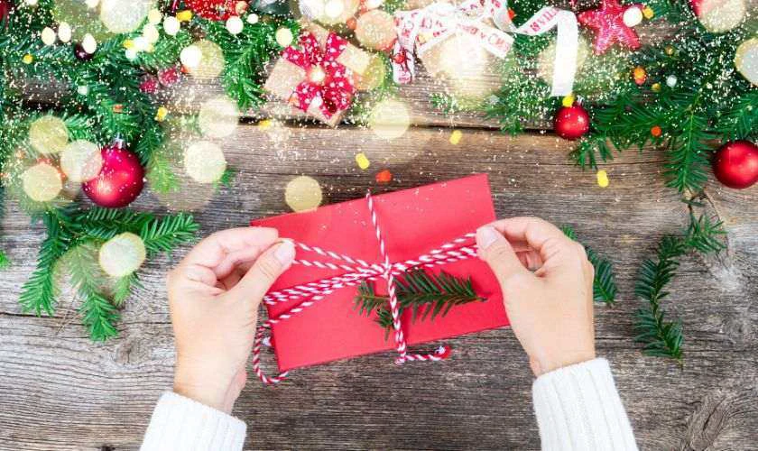 Gợi ý lời chúc đi kèm quà Noel cho bạn bè