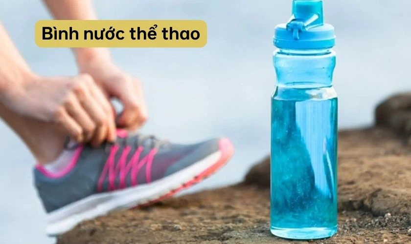 Bình nước thể thao là món quà phù hợp với những người yêu thích vận động