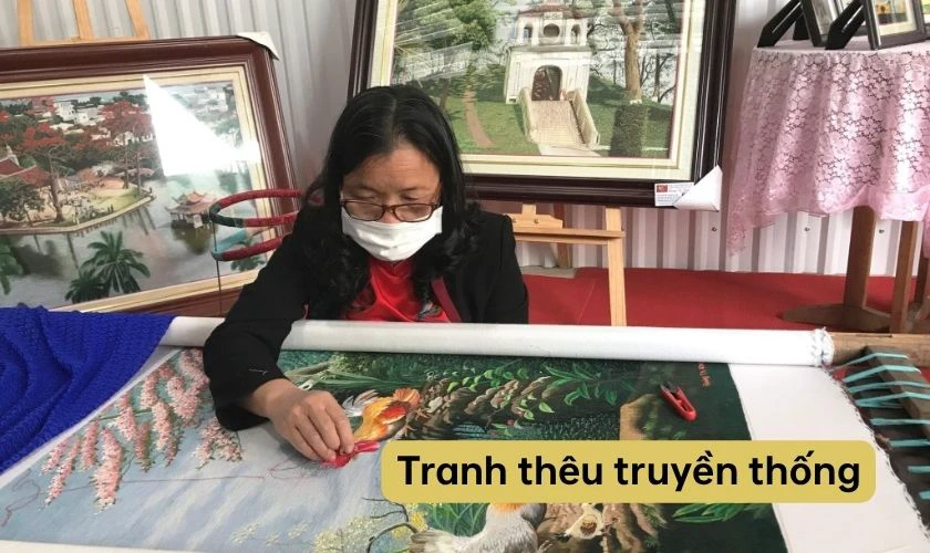 Tranh thêu truyền thống là món quà mang giá trị nghệ thuật và văn hóa Việt Nam