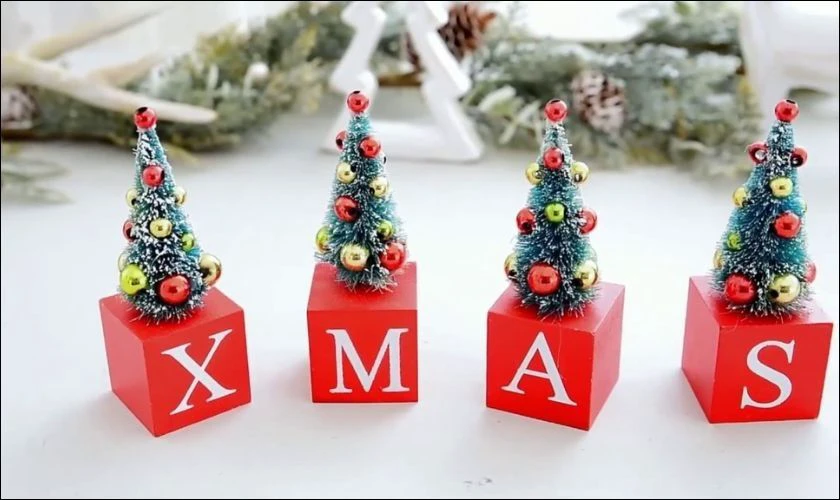 Bộ đồ chơi cây thông đế gỗ - quà tặng Noel cho khách hàng