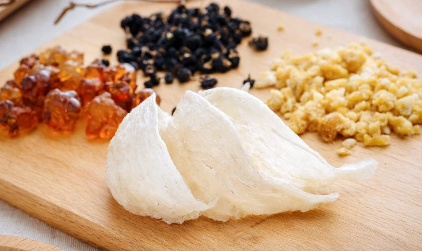 Mua tổ yến biếu Tết cho bố mẹ