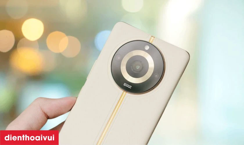 Realme 11 được trang bị hệ thống hai camera sau với camera ch&iacute;nh 64MP hoặc 108MP