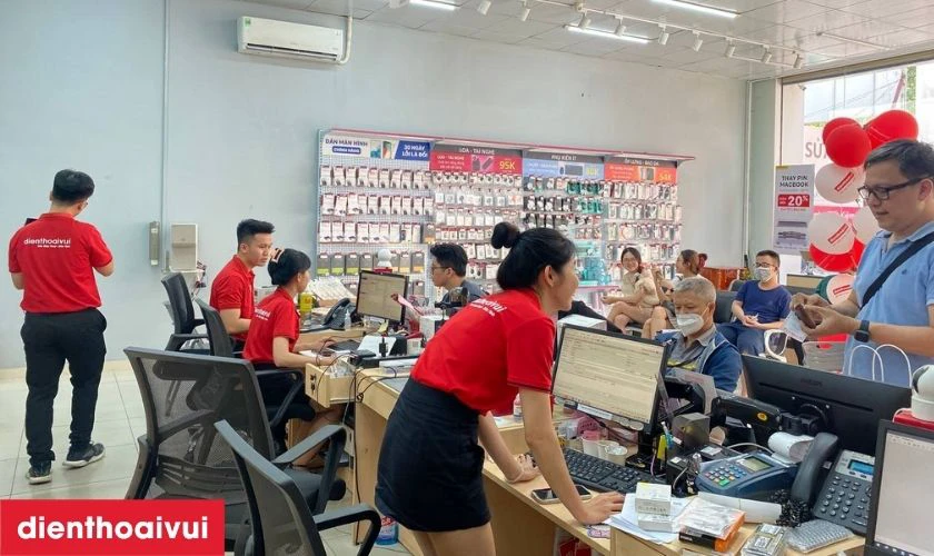 V&igrave; sao n&ecirc;n mua điện thoại Realme C33 4GB 64GB cũ đẹp tại Điện Thoại Vui?