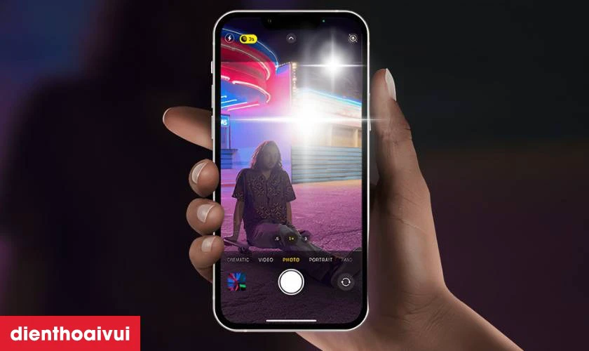 Chụp ban đ&ecirc;m hoặc ngo&agrave;i trời bị l&oacute;a s&aacute;ng bất thường