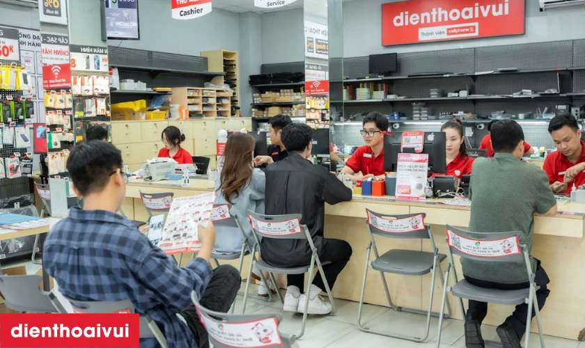 Kh&aacute;ch h&agrave;ng được mời kiểm tra lại thiết bị