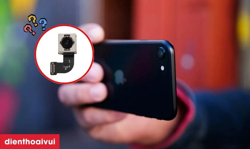 Tại sao n&ecirc;n rửa đốm camera sau iPhone SE 2022 thay v&igrave; thay mới?