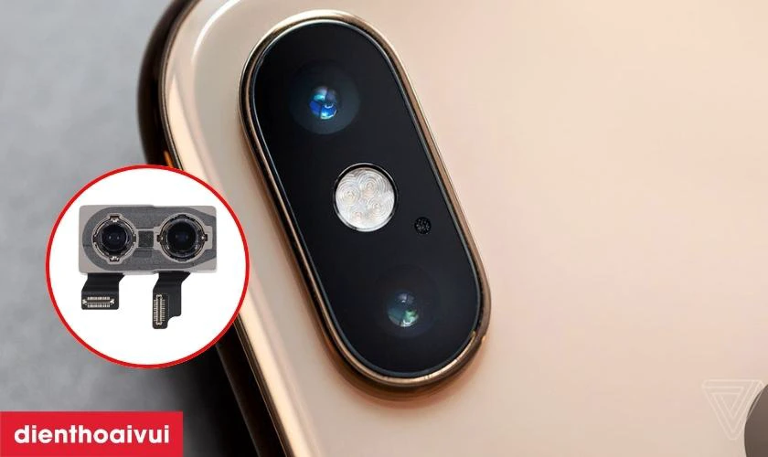 Tại sao n&ecirc;n rửa đốm camera sau iPhone XS thay v&igrave; thay mới?
