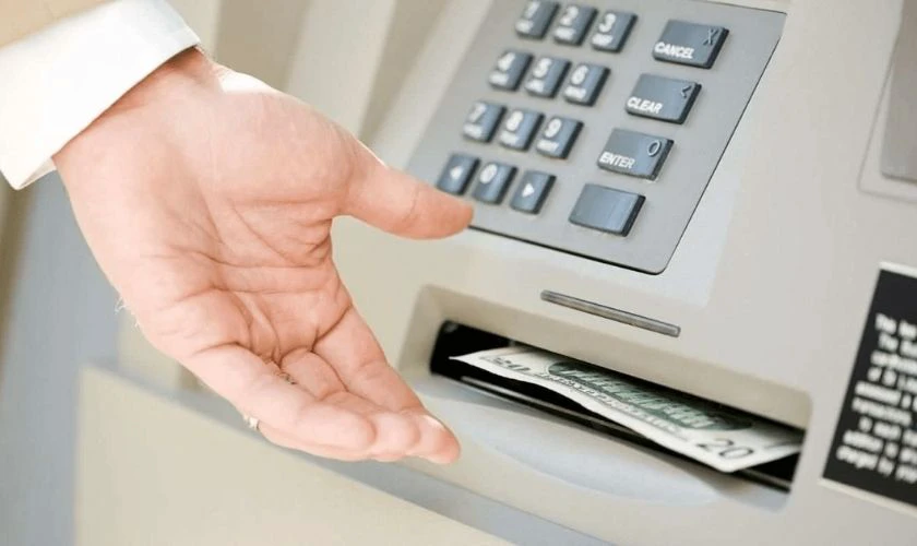 Nhập số tiền v&agrave; x&aacute;c nhận giao dịch