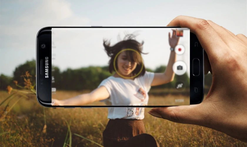 Dấu hiệu cần thay camera trước Samsung S