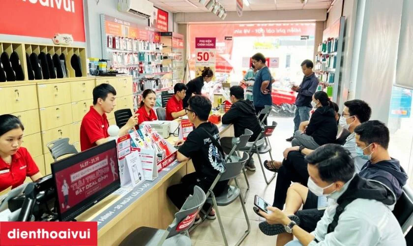 Dịch vụ thay pin Pisen iPhone 7 ch&iacute;nh h&atilde;ng uy t&iacute;n tại Điện Thoại Vui