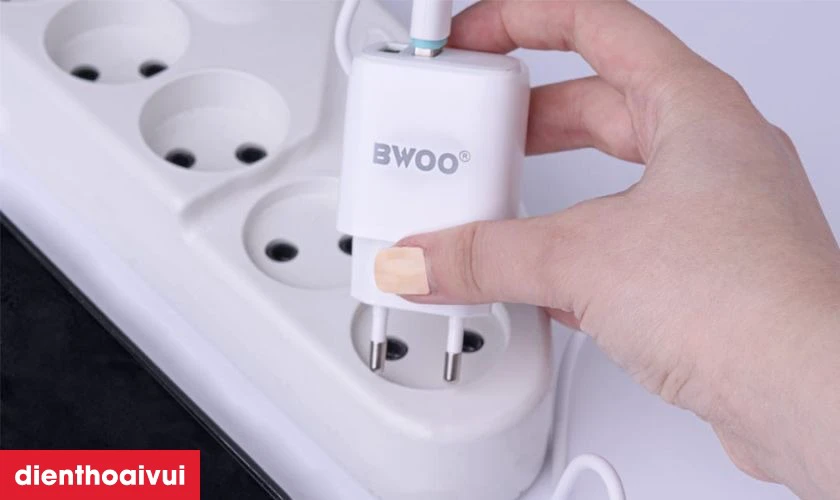 Sạc BWOO 2 cổng USB-A k&egrave;m c&aacute;p Lightning EU CDA60L