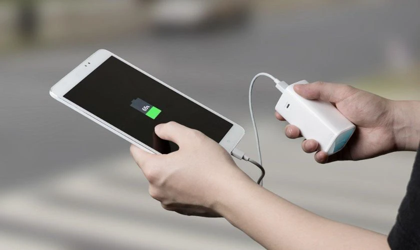 Sạc dự ph&ograve;ng gi&aacute; rẻ dưới 100k c&oacute; tốt kh&ocirc;ng?