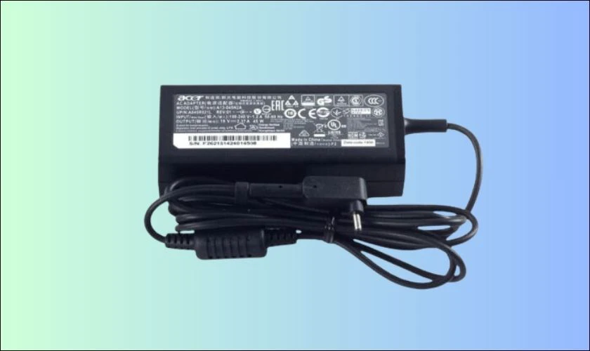 Vì sao nên dùng sạc laptop chính hãng