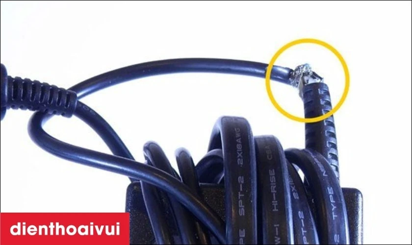 Nguy&ecirc;n nh&acirc;n g&acirc;y hư hỏng sạc laptop Asus
