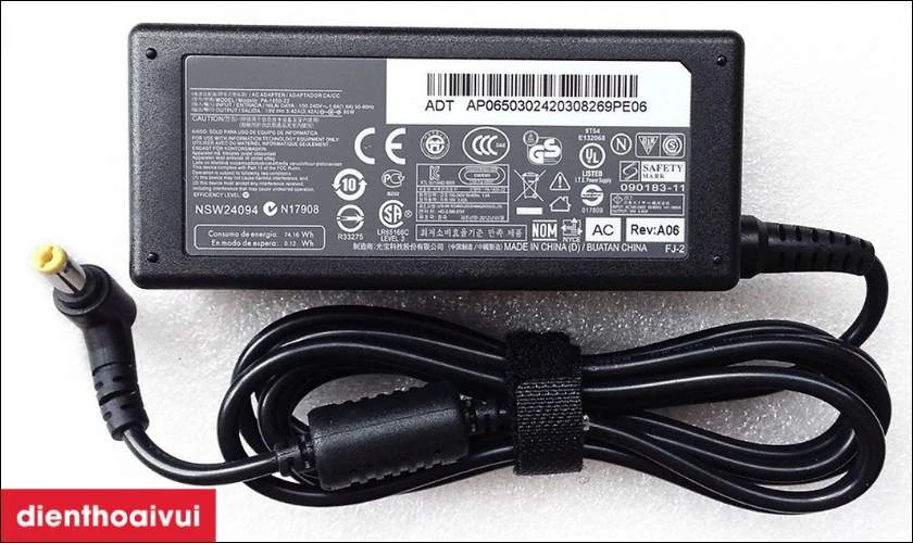 Có những loại sạc laptop nào phổ biến?