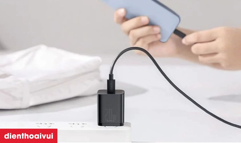 C&ocirc;ng suất mạnh mẽ, hỗ trợ chuẩn sạc nhanh PD 20W