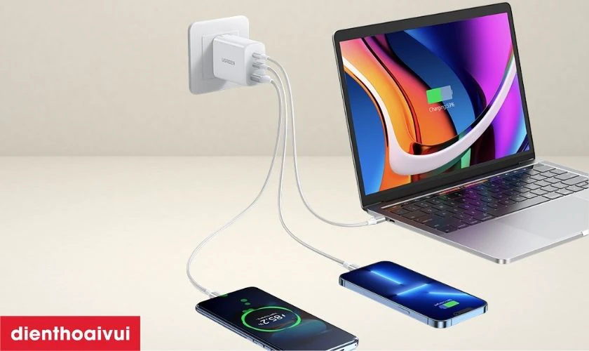 Trusmi CH05 được trang bị 1 cổng USB-A v&agrave; 2 cổng Type-C