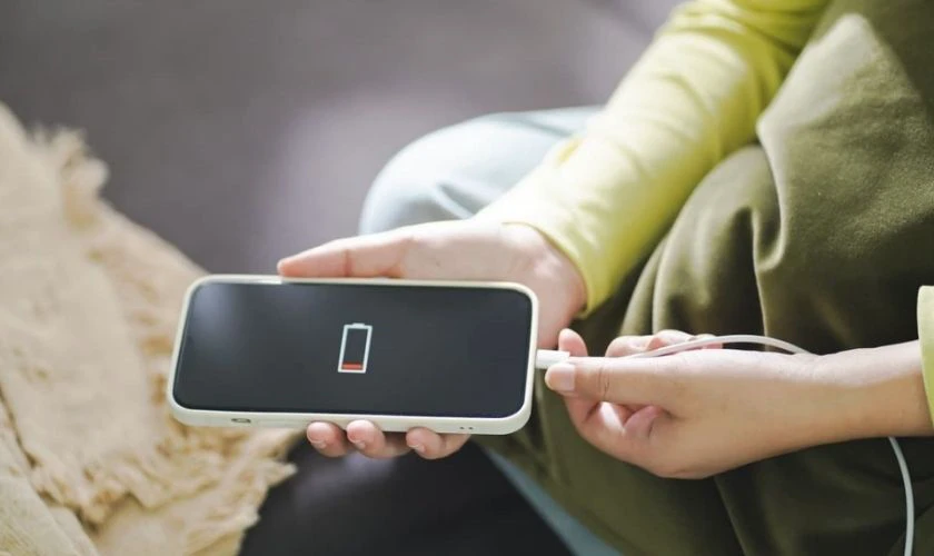 Nguyên nhân điện thoại sạc pin bị nóng máy
