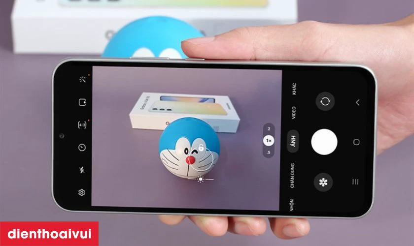 Camera ch&iacute;nh 48MP chụp ảnh v&agrave; quay video ổn định