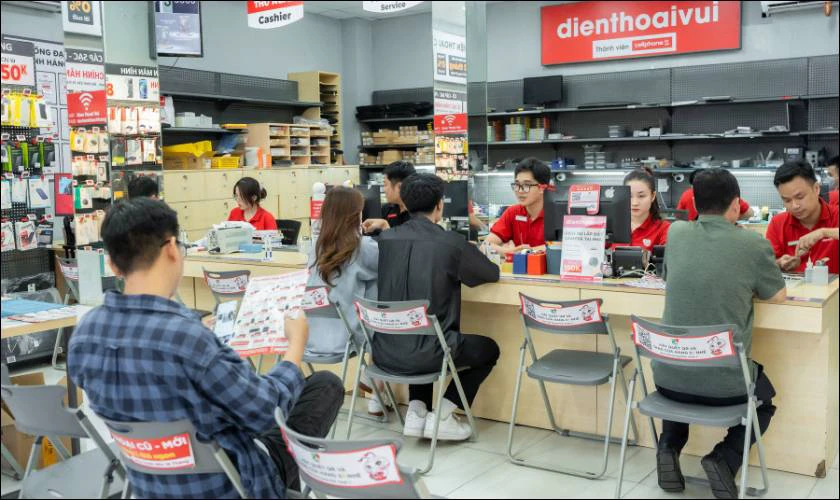 Sửa điện thoại Samsung bị đơ cảm ứng ở đâu đảm bảo uy tín?