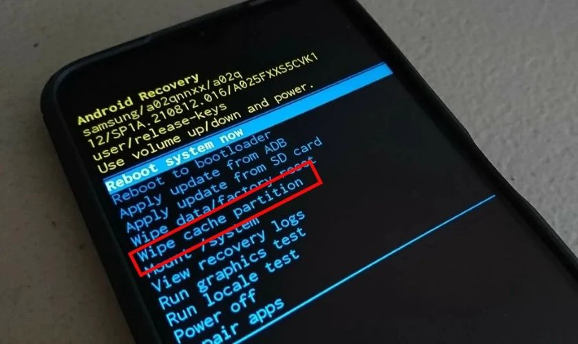 Wipe cache partition khi thiết bị hỗ trợ