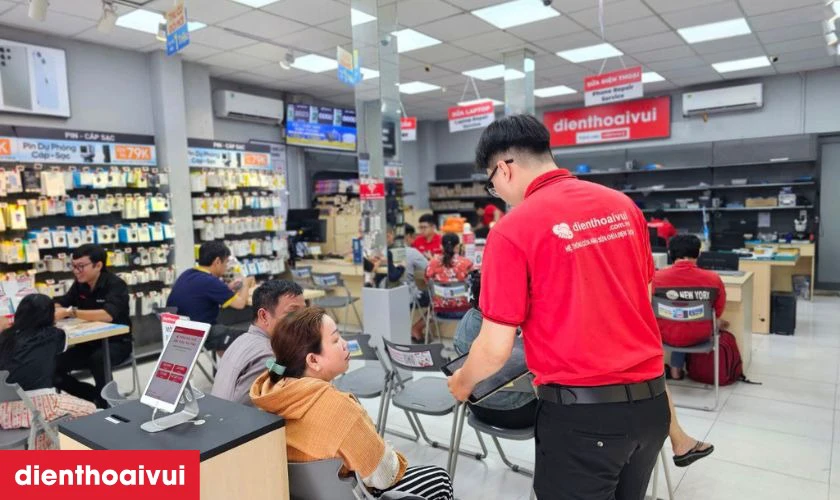 Mua Samsung Galaxy A04S 4GB 64GB - Cũ trầy xước gi&aacute; tốt đến ngay Điện Thoại Vui