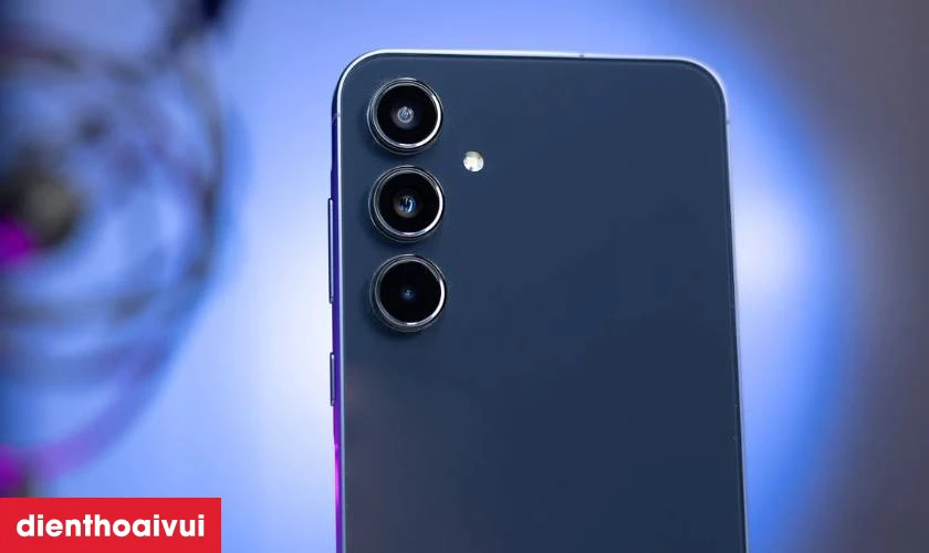 Camera n&acirc;ng cấp đến 50MP chống rung quang học OIS