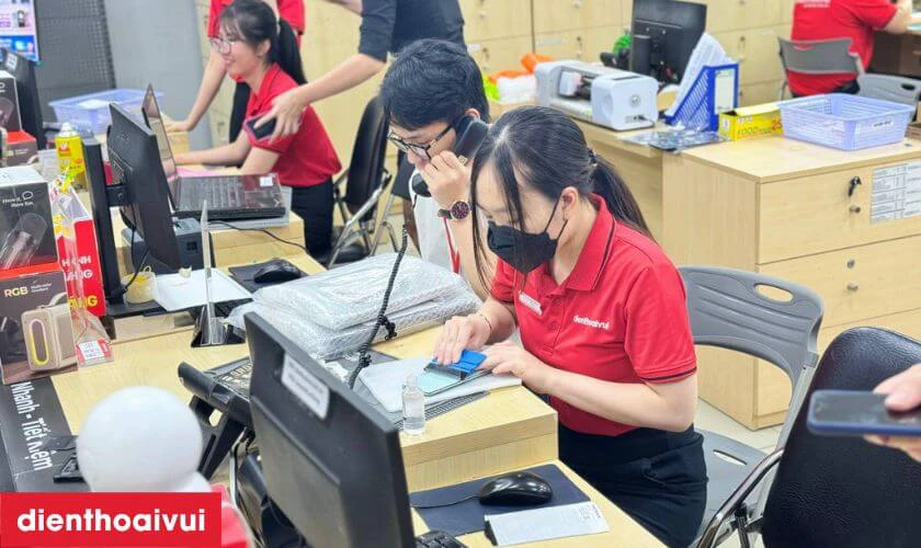 C&oacute; n&ecirc;n mua Samsung Galaxy M cũ tại Điện Thoại Vui?