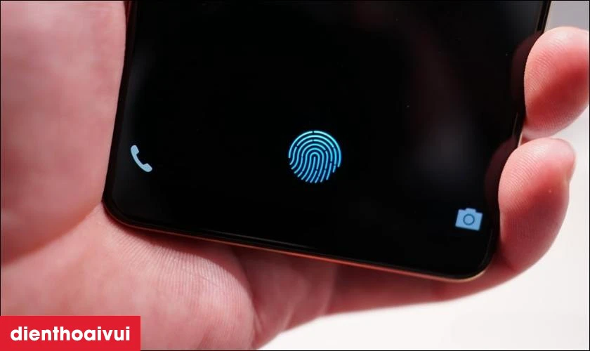 Cảm biến v&acirc;n tay tiện lợi v&agrave; khả năng kh&aacute;ng nước IP68
