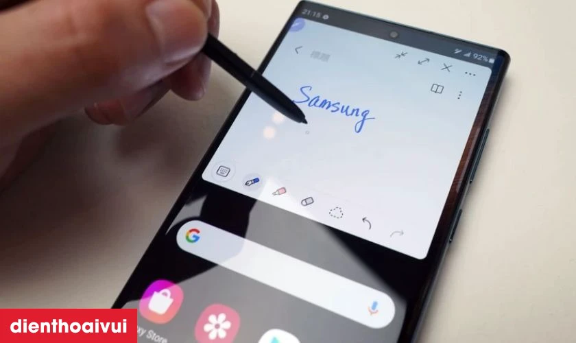 Bút S Pen tích hợp tiện lợi