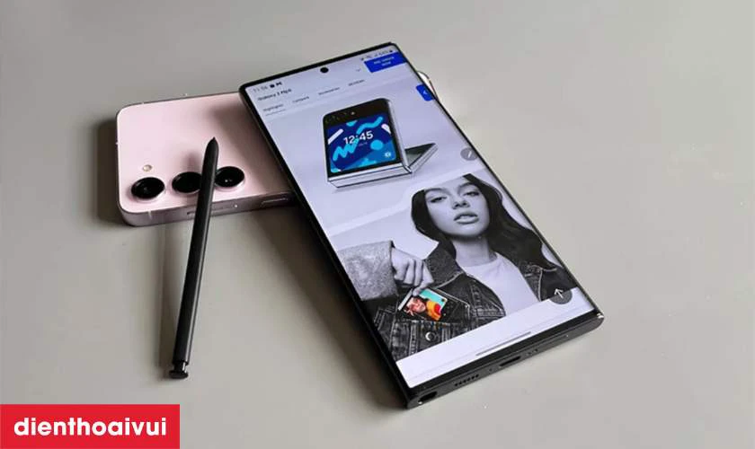 Pin tr&acirc;u, hỗ trợ sạc nhanh tiện lợi
